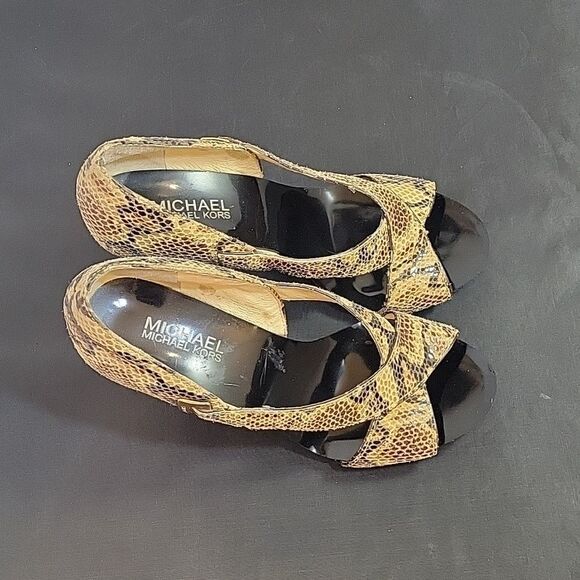 MICHEAL MICHEAL KORS SNAKESKIN PEEP TOE WOMEN"S SANDAL - Picture 4 of 13
